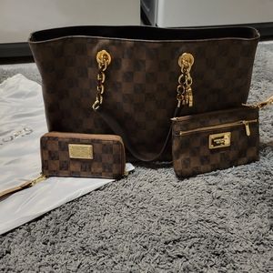 Michael Kors checkered tote set